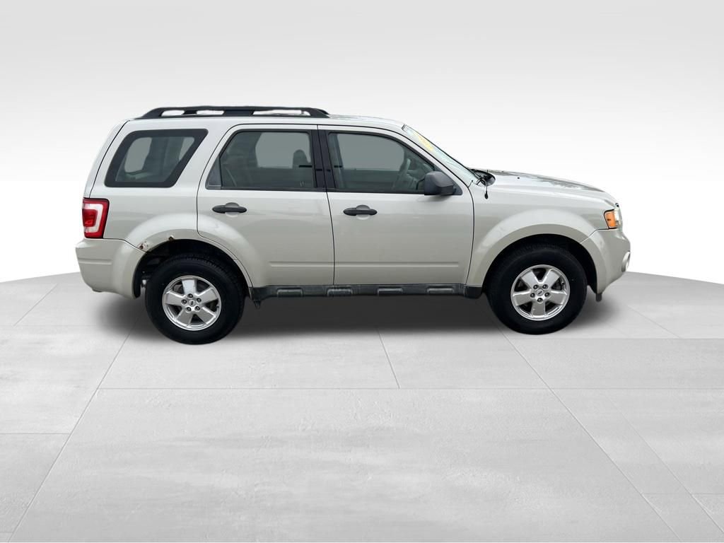 Used 2009 Ford Escape XLS FWD image 6