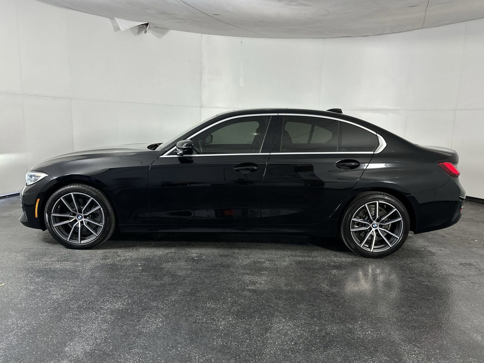 Used 2019 BMW 330i xDrive Sedan w/ Convenience Package image 5