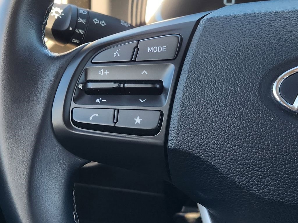Used 2025 Hyundai Venue SEL FWD image 28