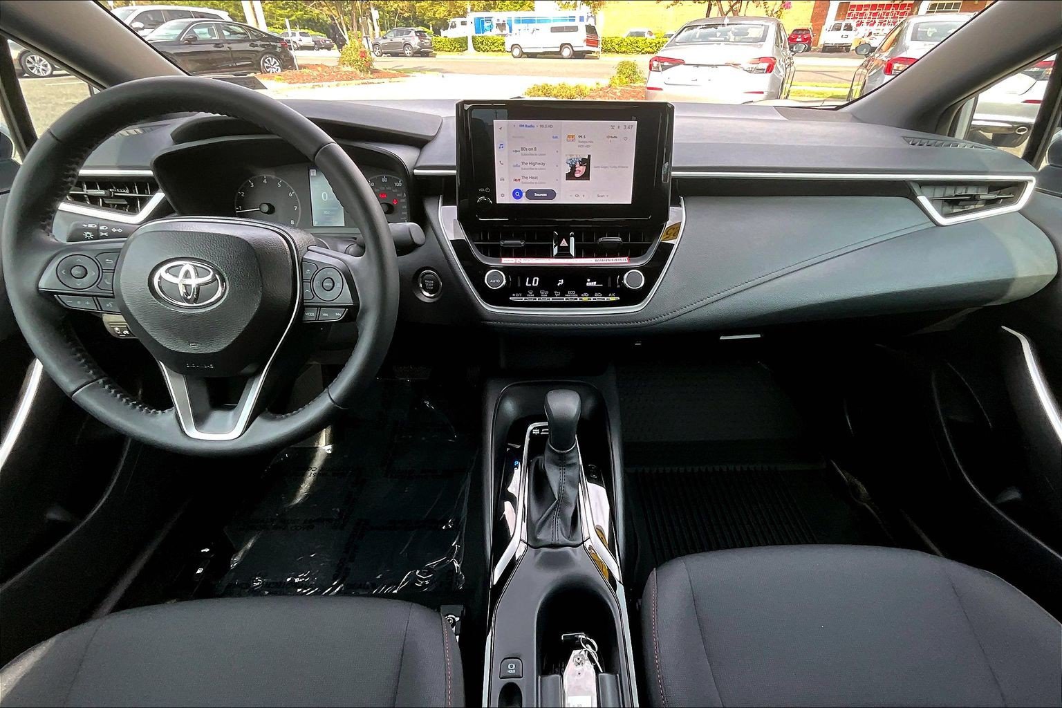 Used 2025 Toyota Corolla SE FWD image 15