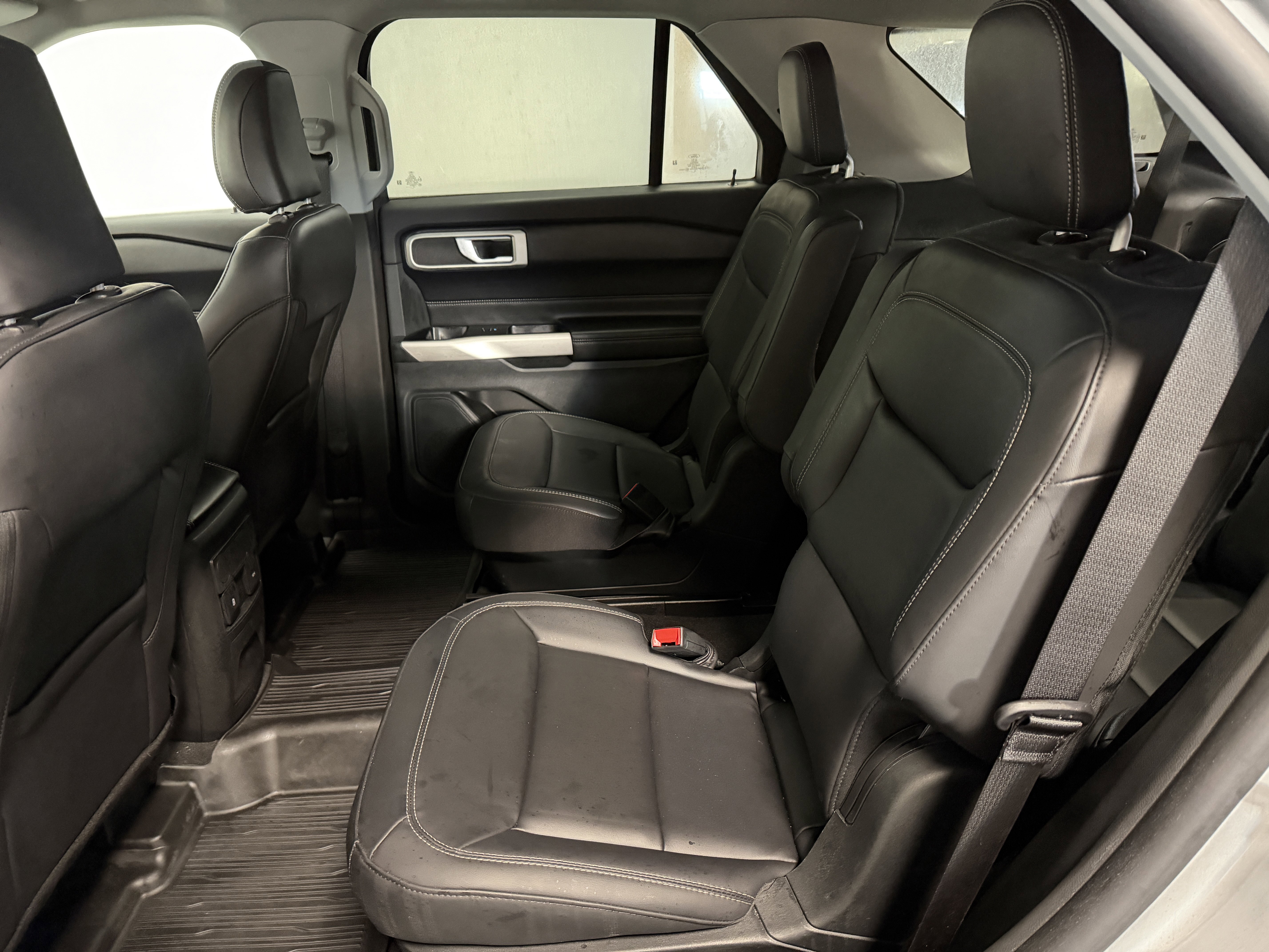 Used 2023 Ford Explorer XLT w/ Equipment Group 202A image 24