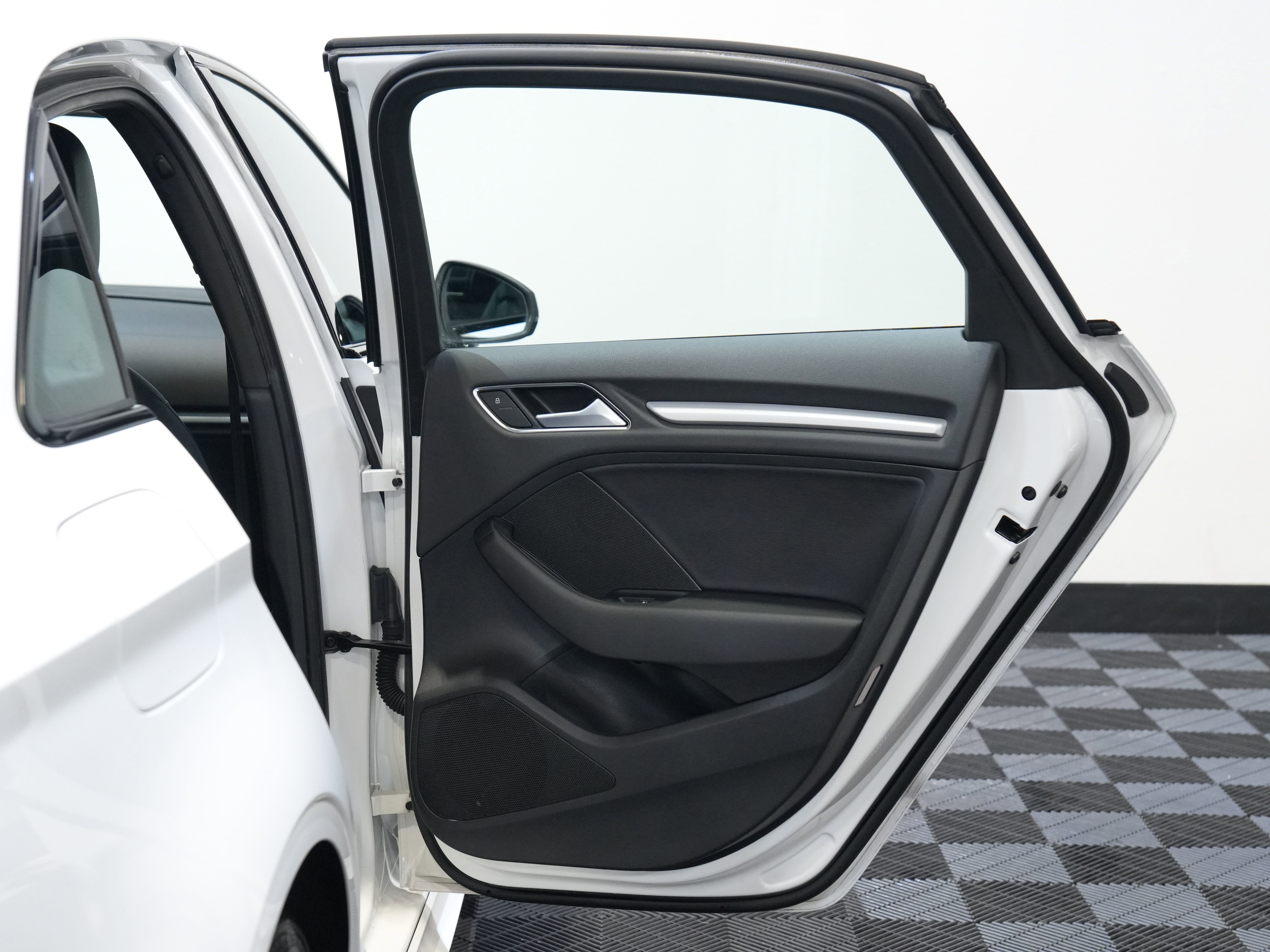 Used 2016 Audi A3 2.0T Premium image 28