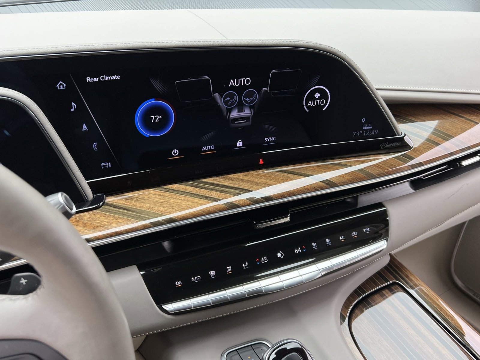 Used 2022 Cadillac Escalade Sport Platinum w/ LPO, ONYX Package image 19