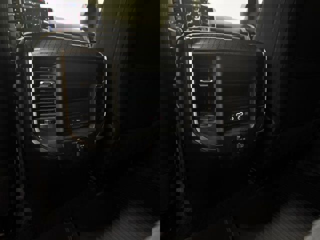 New 2026 RAM 1500 4x4 Crew Cab image 23