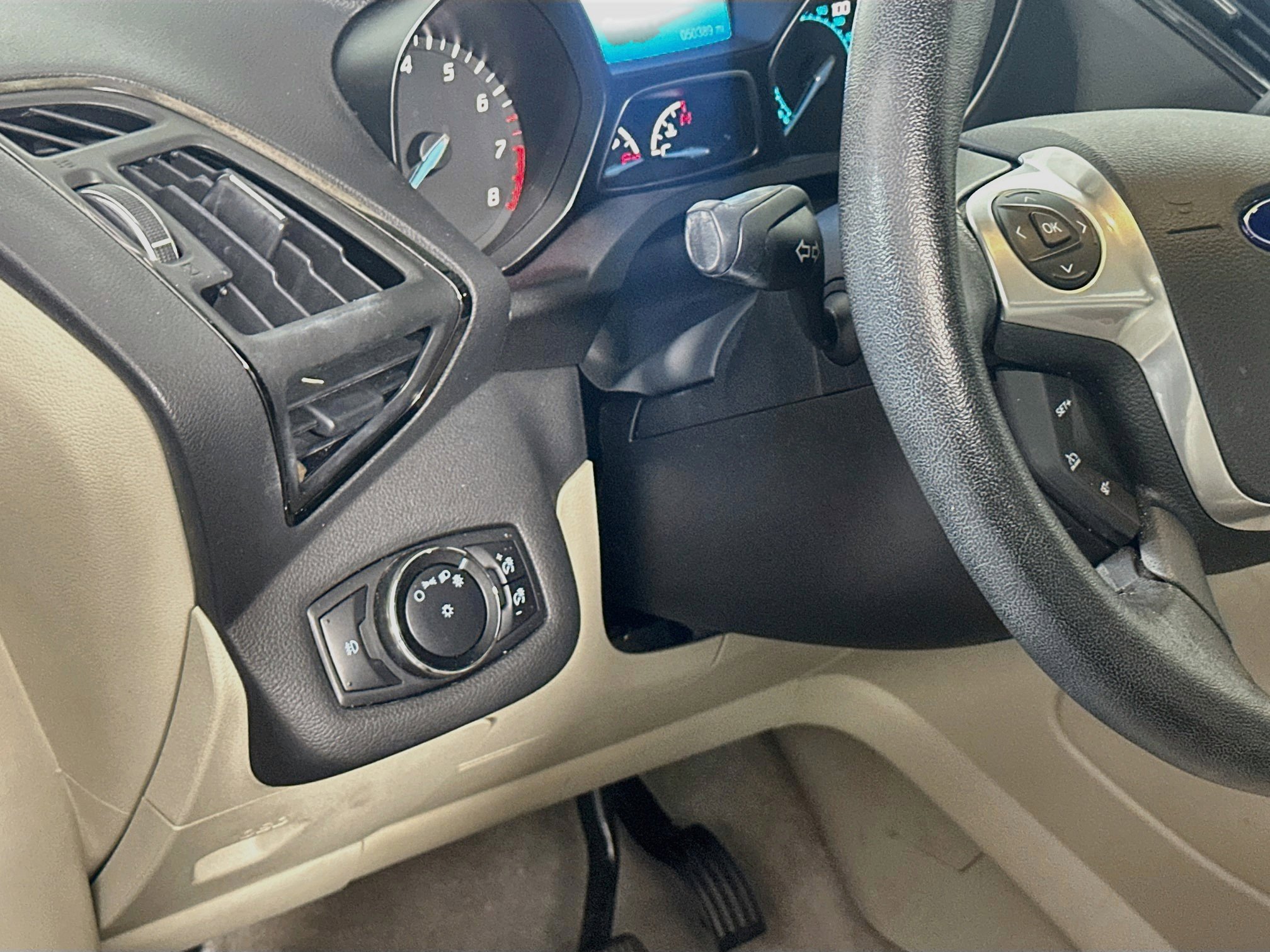 Used 2015 Ford Escape Titanium FWD image 16