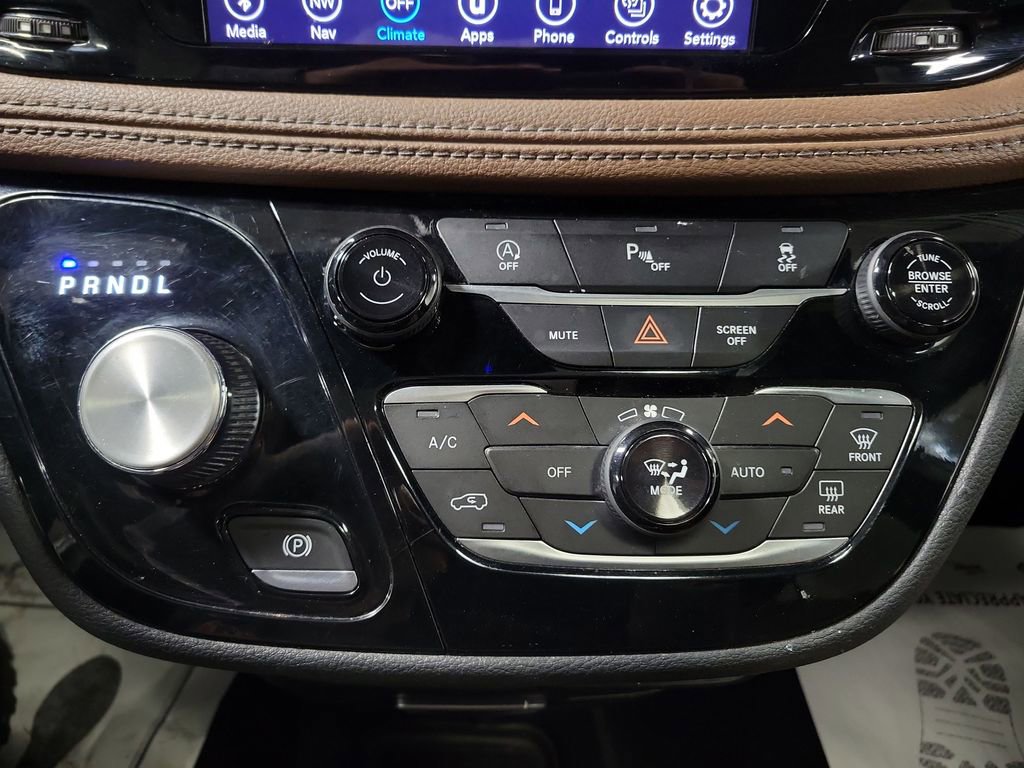 Used 2020 Chrysler Pacifica Limited image 18