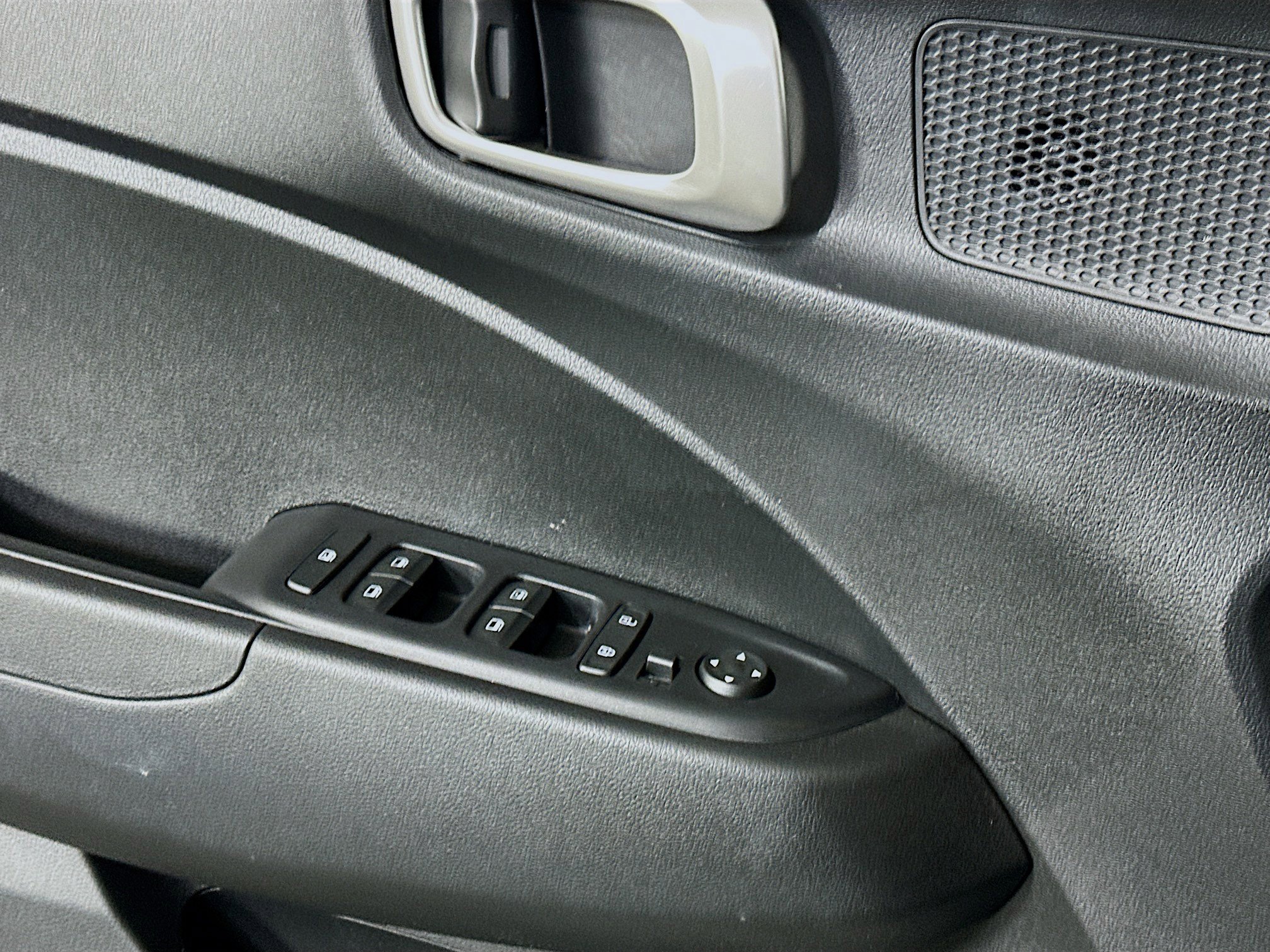 Used 2024 Hyundai Venue SEL image 15