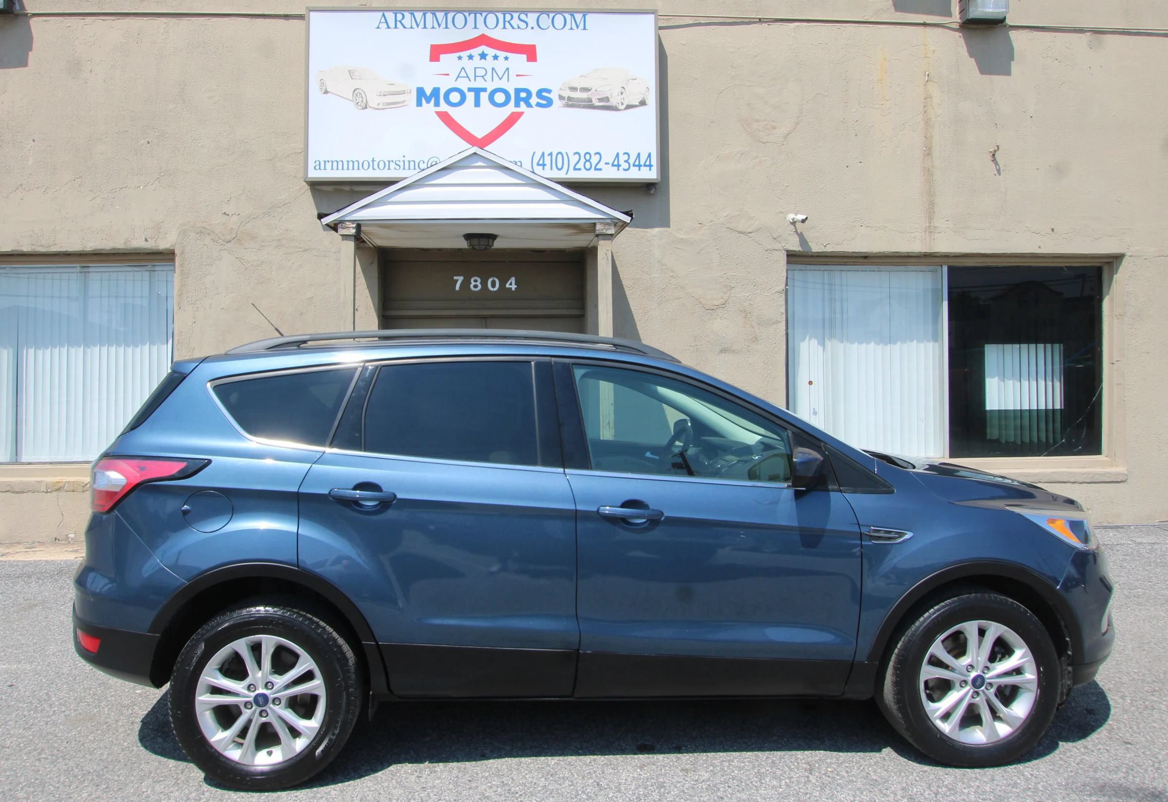 Used 2018 Ford Escape SE w/ Ford Safe & Smart Package AWD/4WD image 4