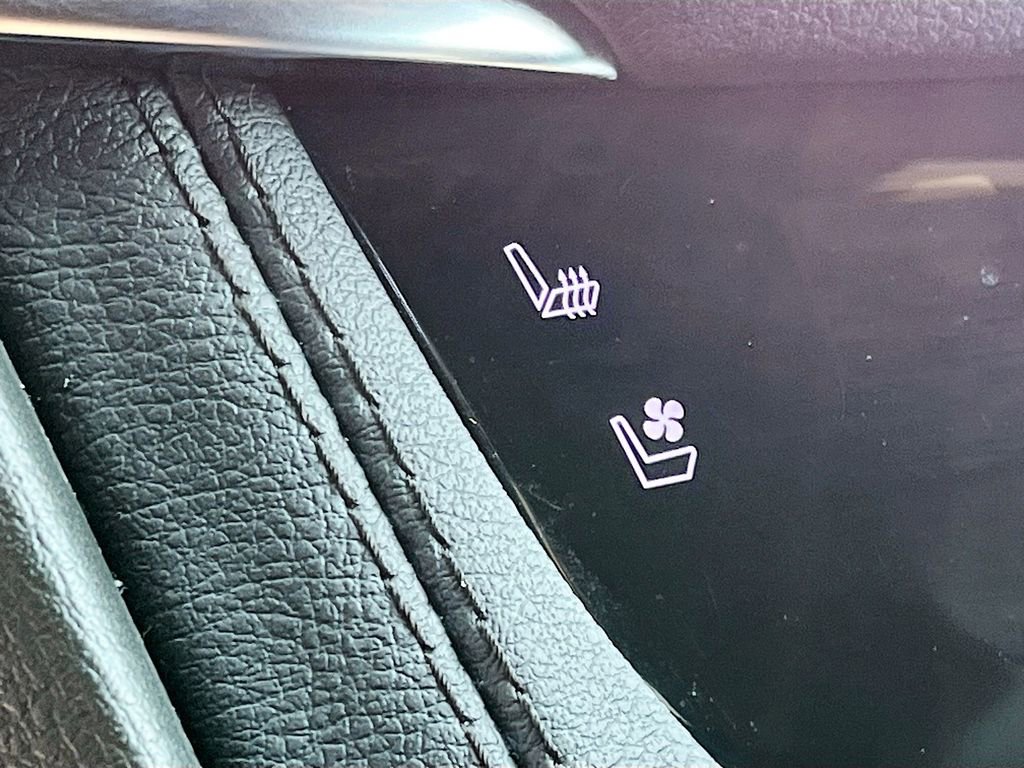 Certified 2024 Cadillac XT5 Premium Luxury image 28