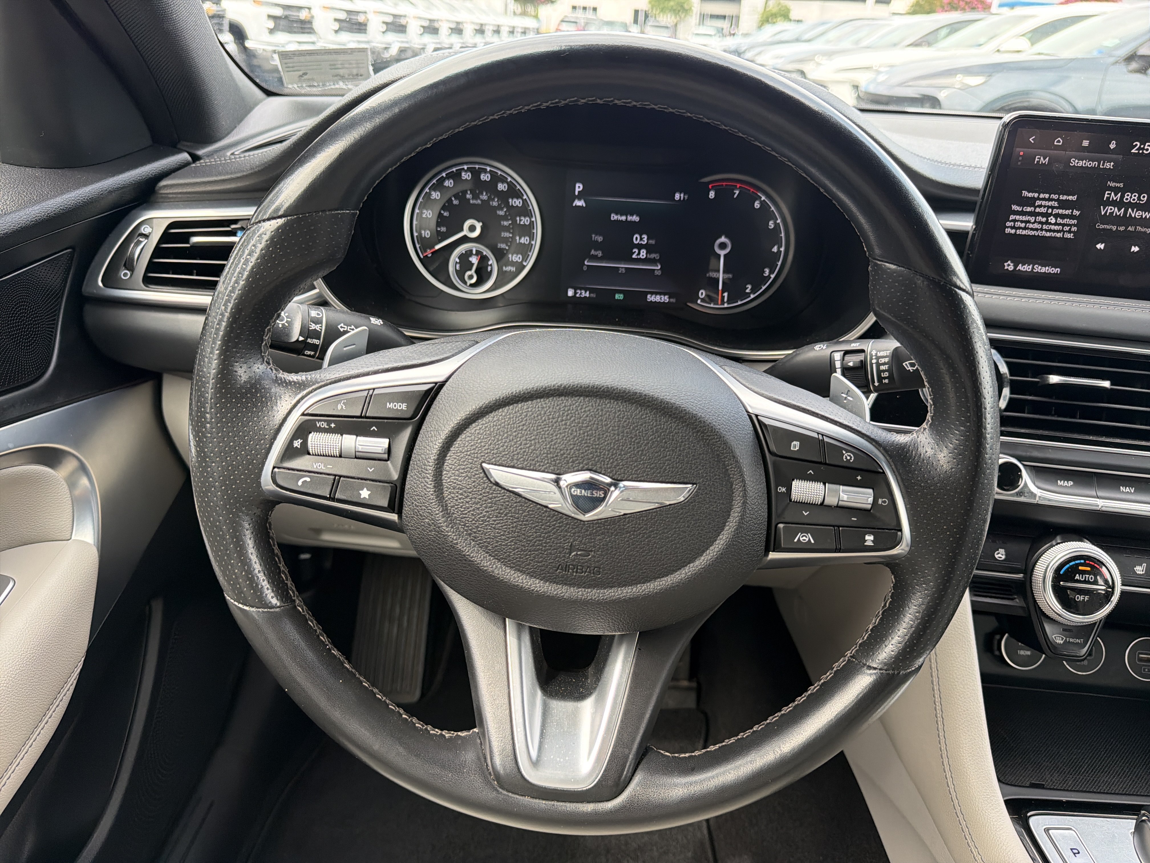 Used 2022 Genesis G70 2.0T AWD/4WD image 18