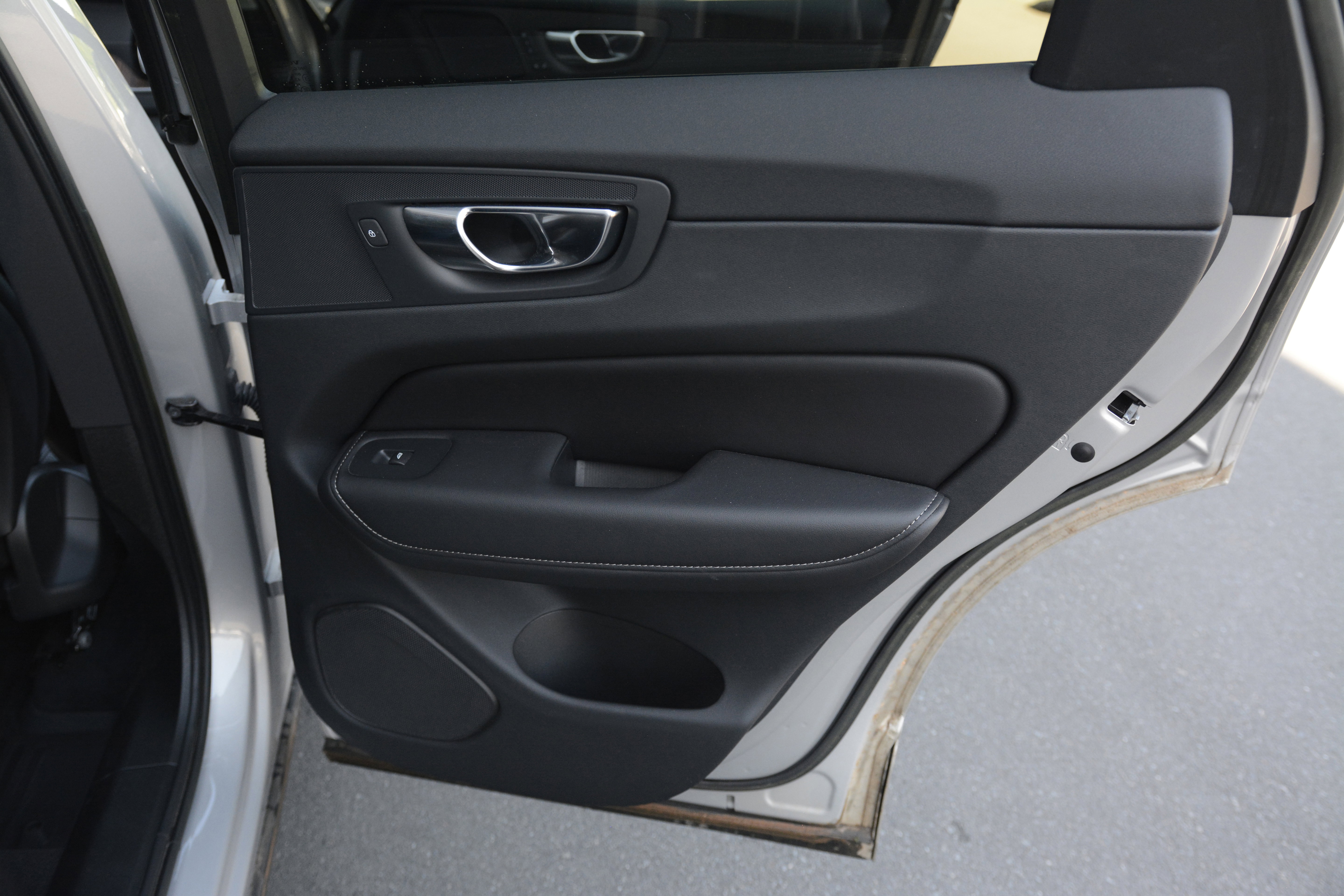 Used 2023 Volvo XC60 T8 Ultimate image 28