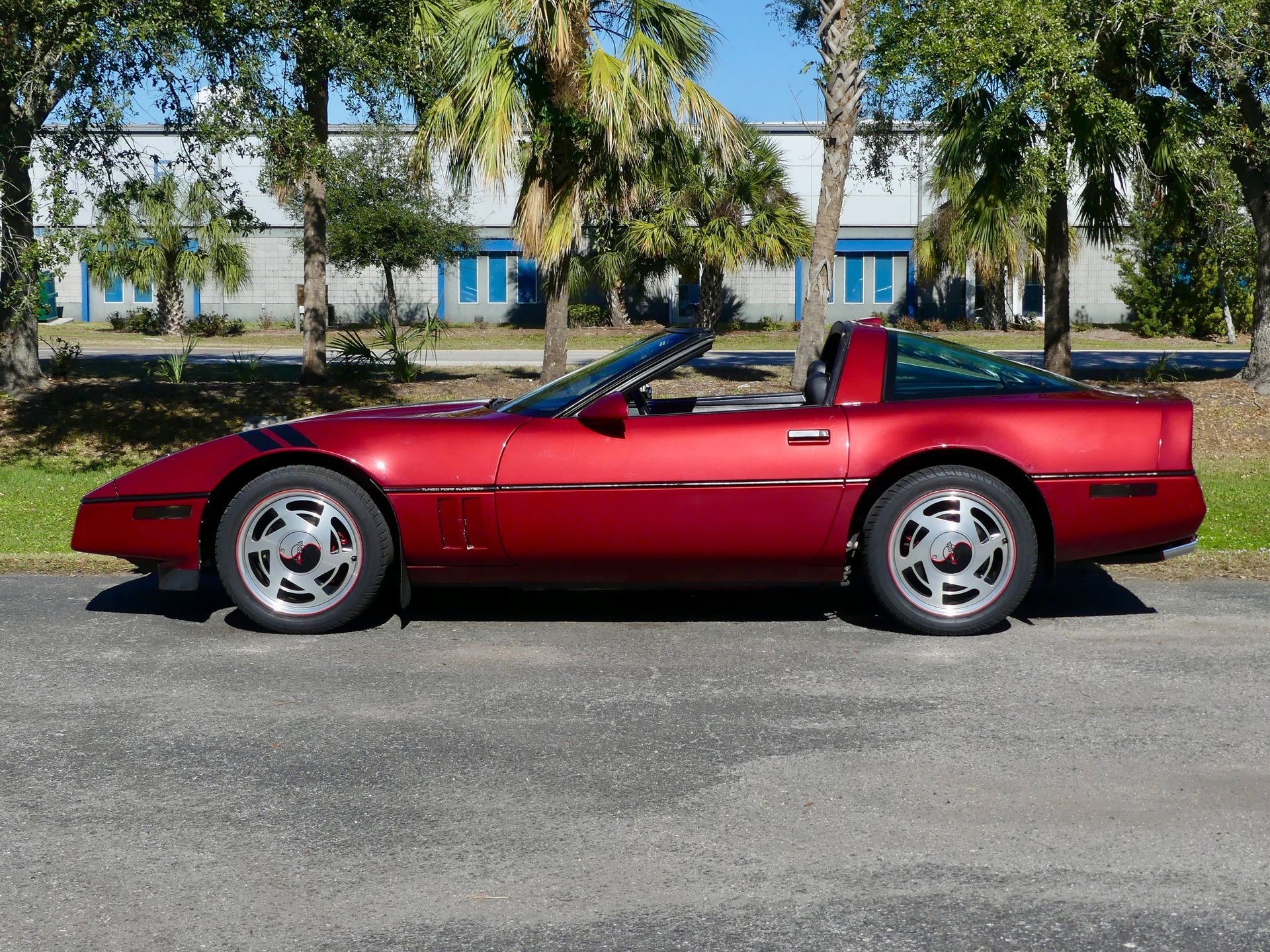 Used 1989 Chevrolet Corvette Coupe RWD image 16