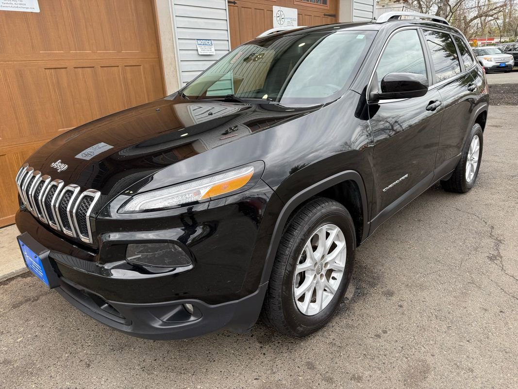 Used 2018 Jeep Cherokee Latitude Plus w/ Cold Weather Group image 7