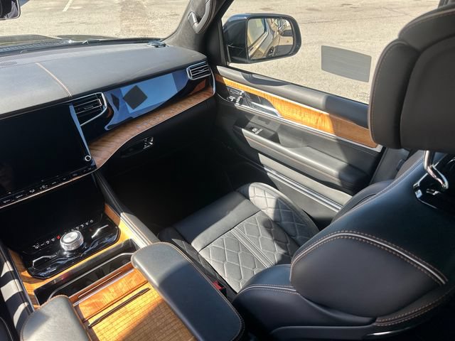Used 2024 Jeep Grand Wagoneer Series III AWD/4WD image 21
