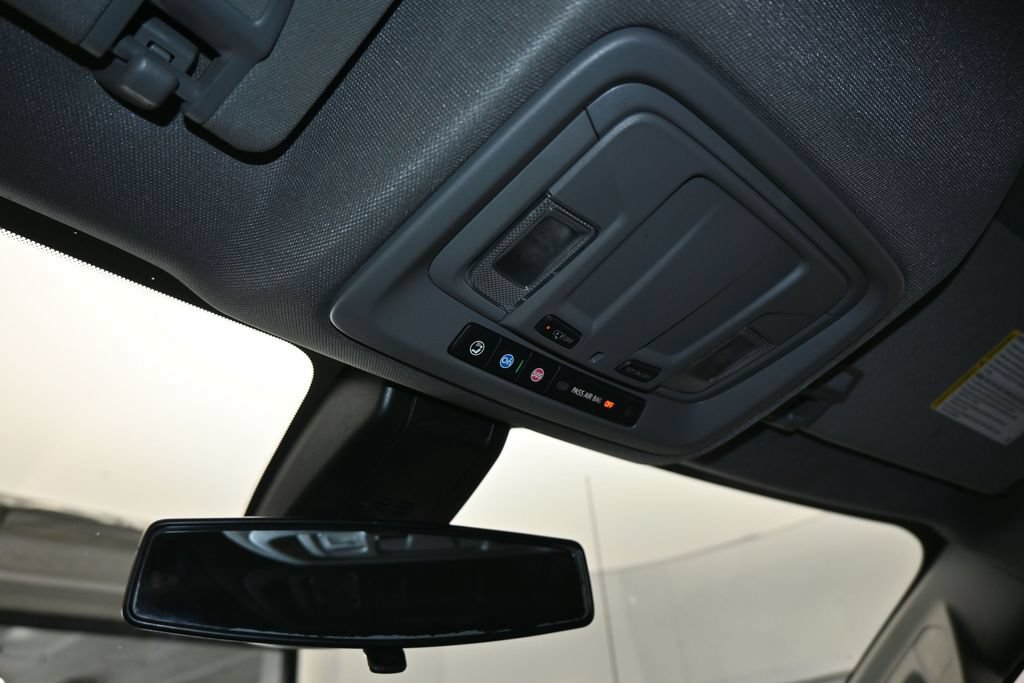 Used 2022 Chevrolet Silverado 1500 Custom w/ Safety Confidence Package AWD/4WD image 21