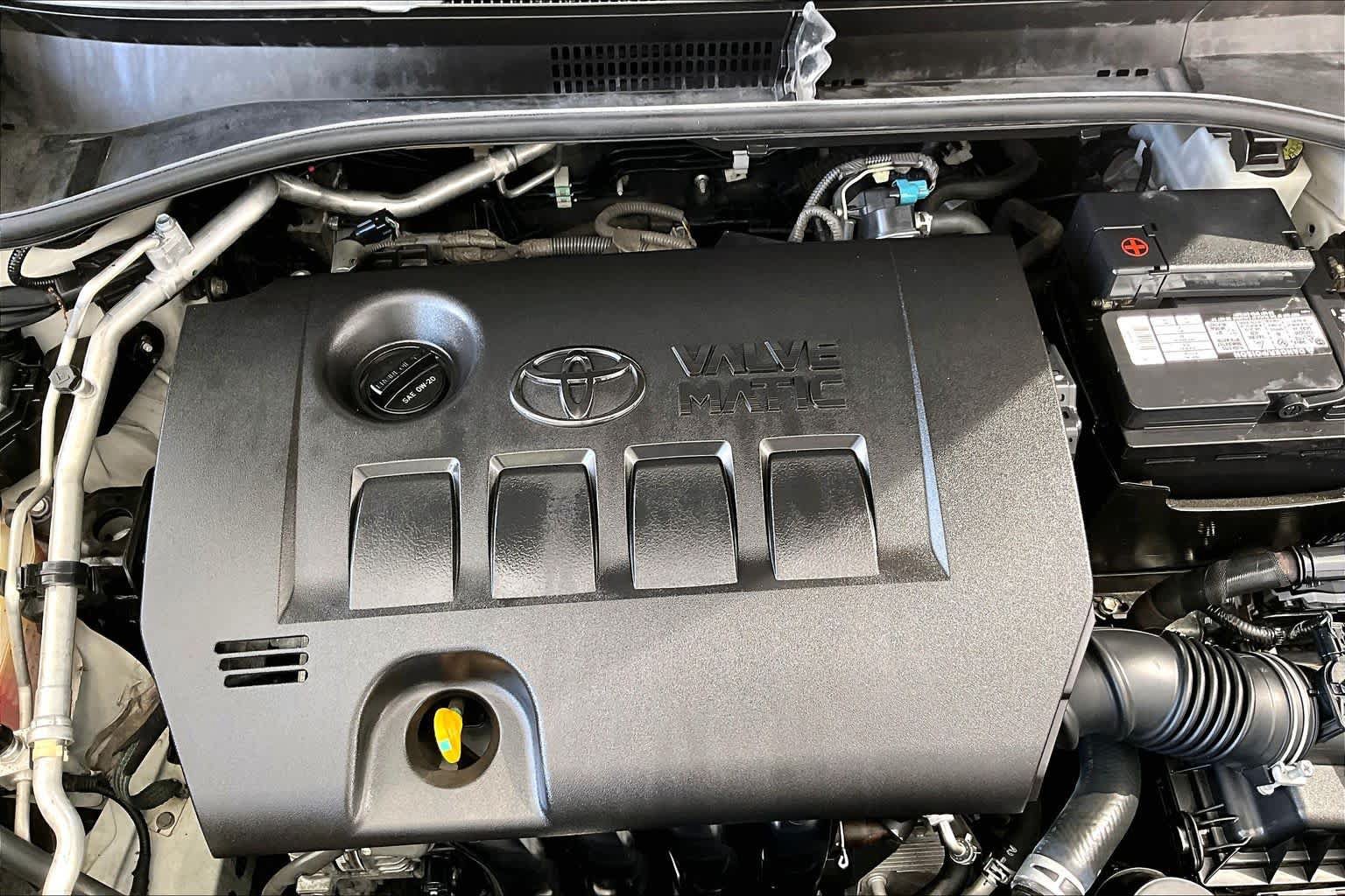 Used 2019 Toyota C-HR LE FWD image 32