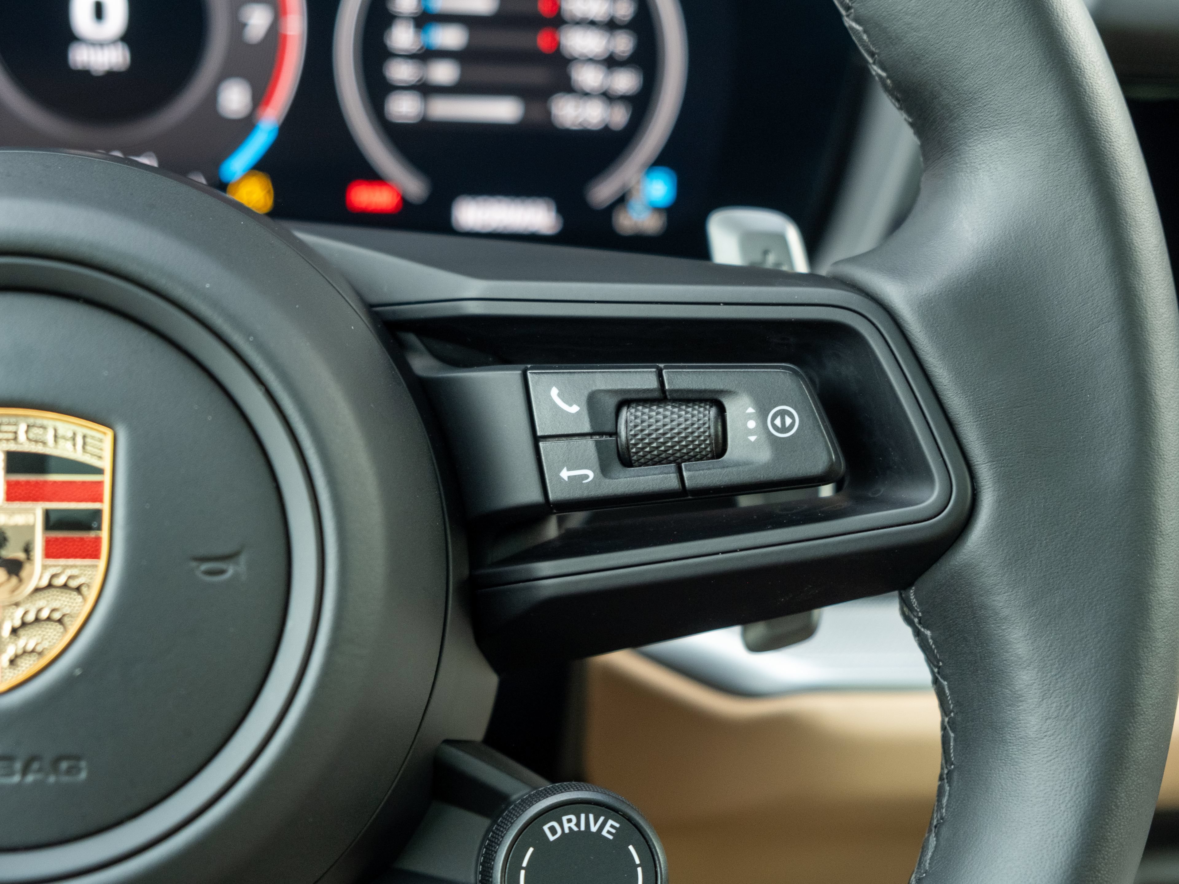 Certified 2024 Porsche Cayenne AWD/4WD image 26