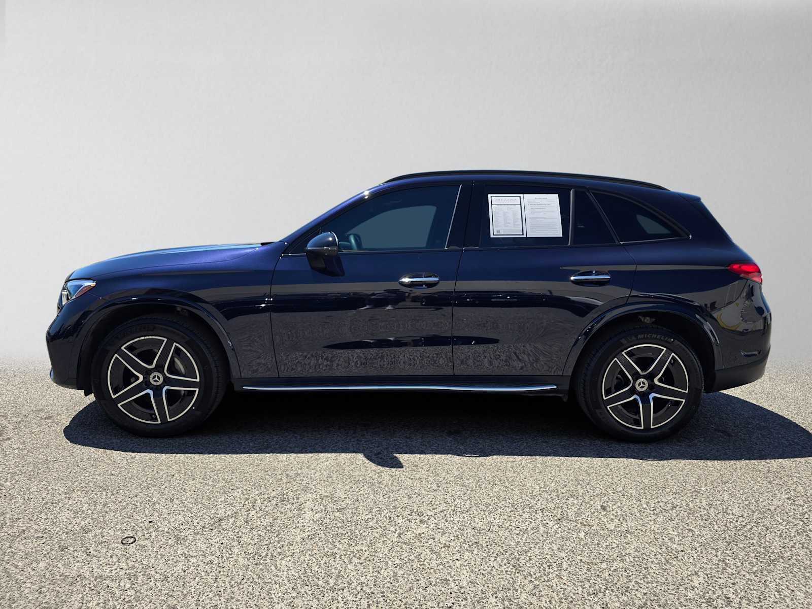 Used 2024 Mercedes-Benz GLC 300 4MATIC image 7