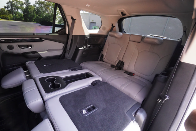 Used 2025 Honda Pilot Touring image 24
