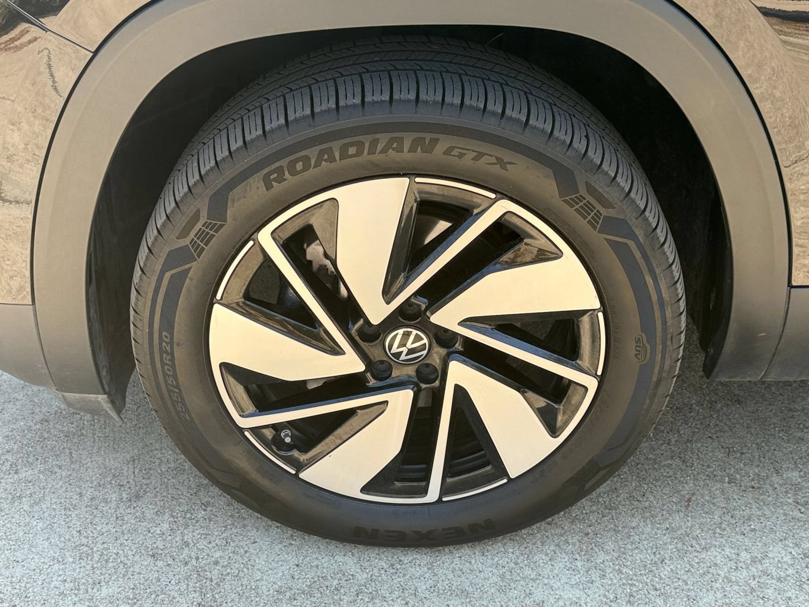 Used 2026 Volkswagen Atlas SE AWD/4WD image 33
