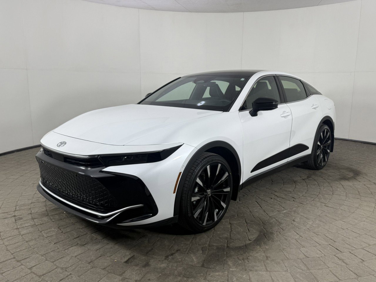 Used 2026 Toyota Crown Platinum image 3