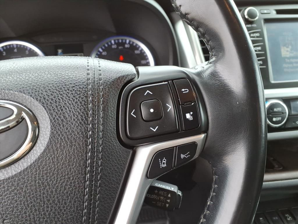 Used 2017 Toyota Highlander XLE image 20