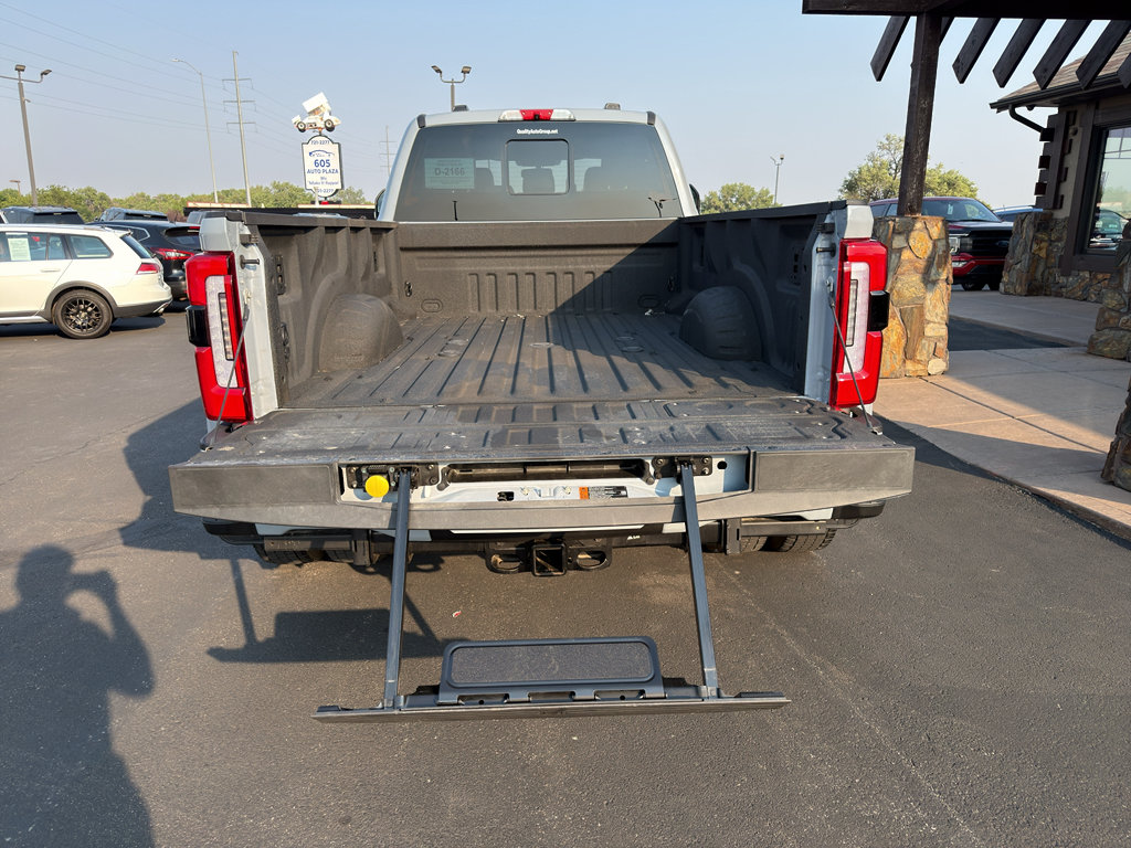 Used 2025 Ford F450 Platinum w/ FX4 Off-Road Package AWD/4WD image 17