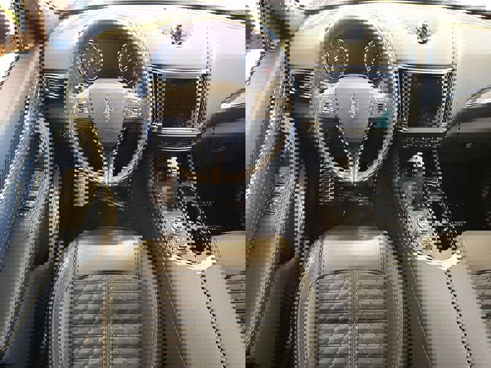 Used 2023 Maserati Levante Trofeo image 12