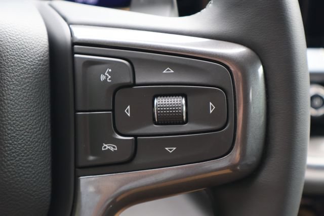 Used 2025 Chevrolet Silverado 1500 High Country w/ High Country Premium Package AWD/4WD image 7