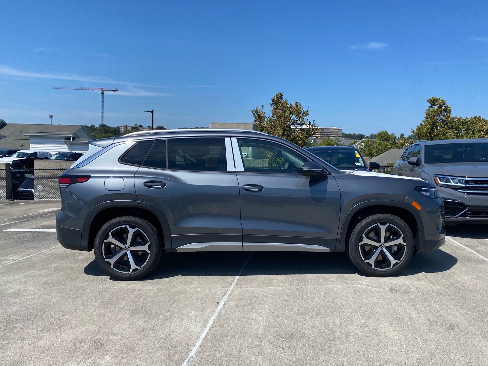 New 2026 Volkswagen Tiguan SE AWD/4WD image 2