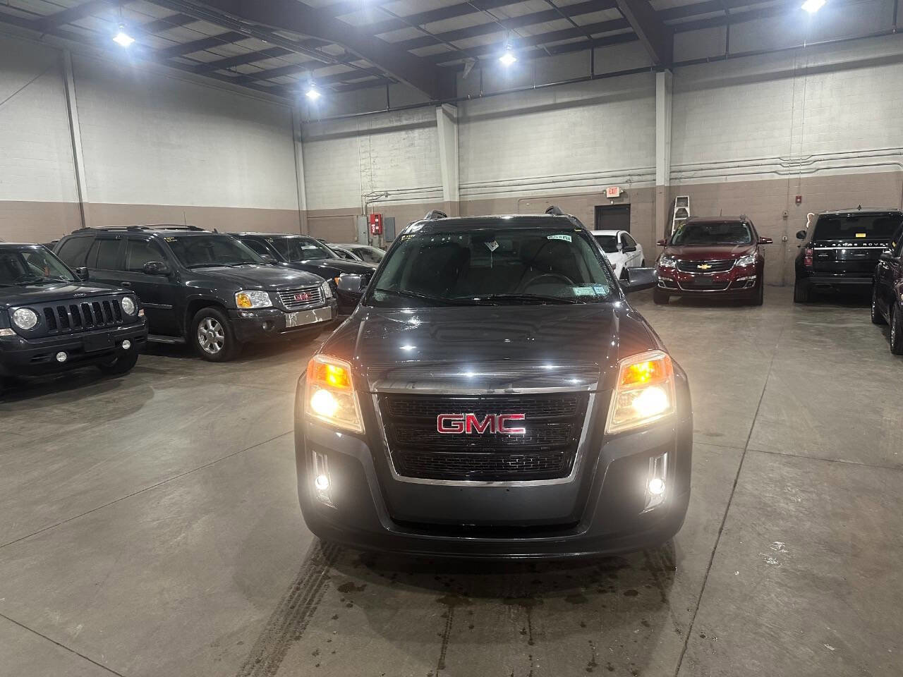 Used 2010 GMC Terrain SLE image 2