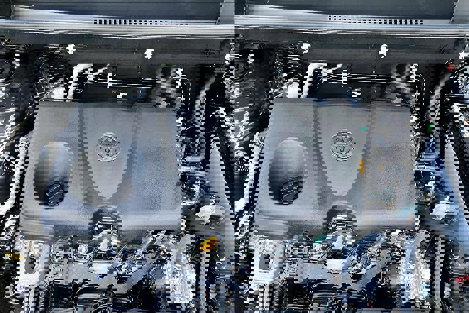 Used 2024 Toyota RAV4 LE FWD image 32