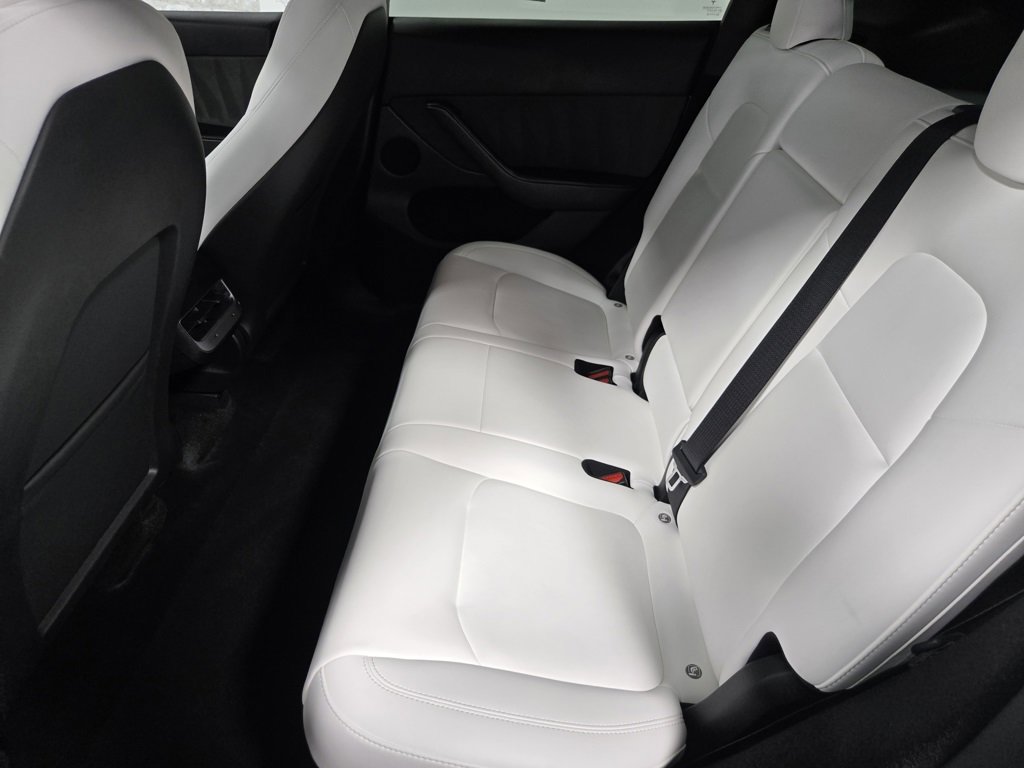 Used 2023 Tesla Model Y Long Range image 30