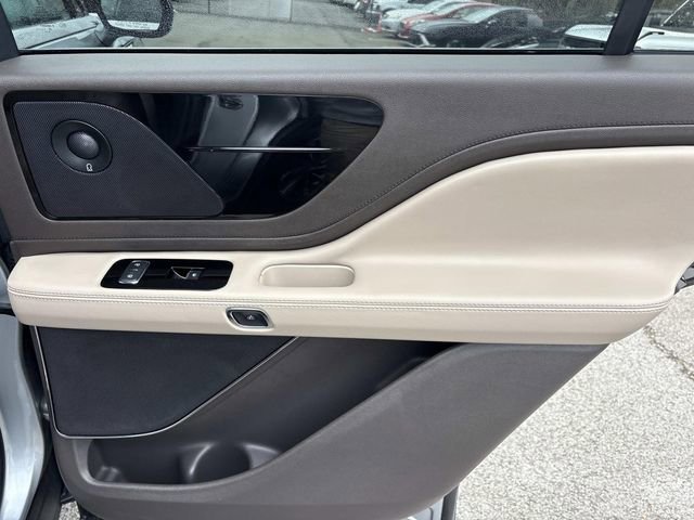 Certified 2023 Lincoln Aviator Reserve w/ Equipment Group 201A image 21