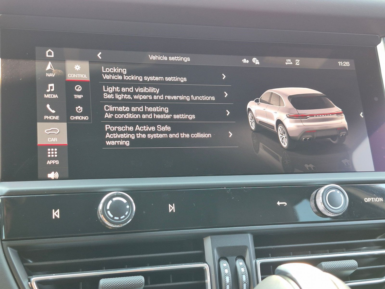Certified 2026 Porsche Macan GTS AWD/4WD image 17