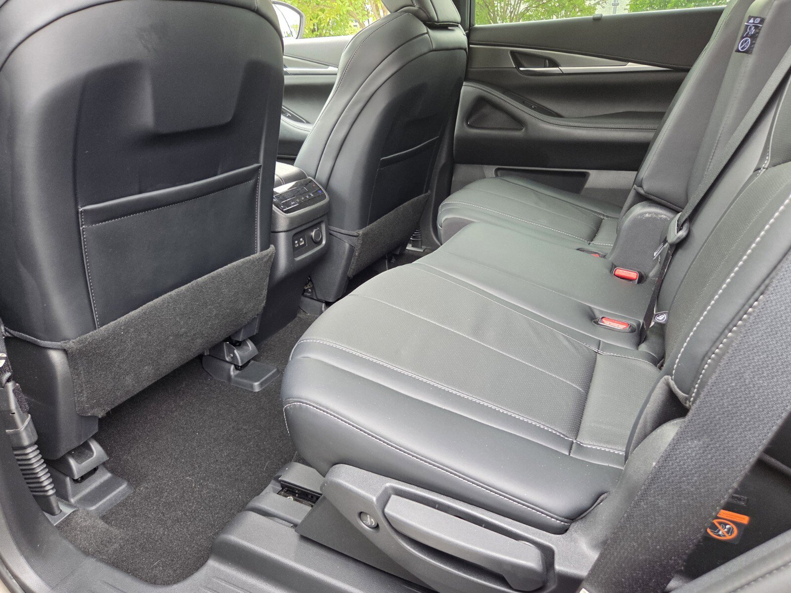 Used 2023 INFINITI QX60 Luxe AWD/4WD image 12