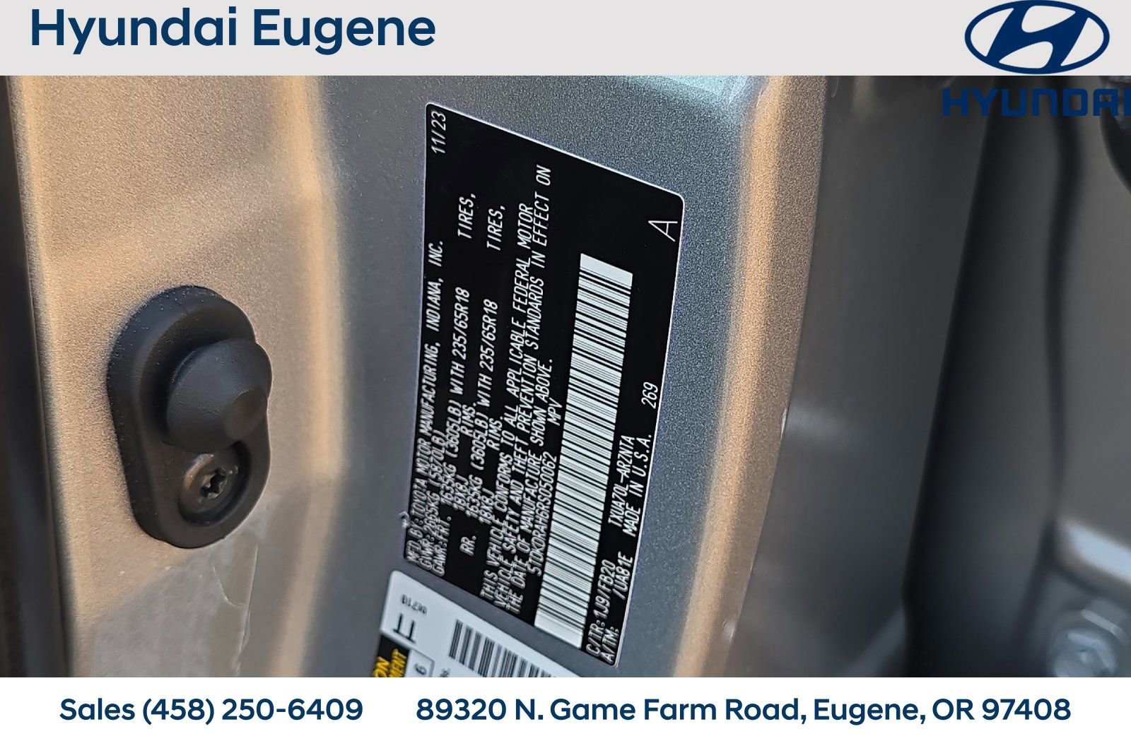 Used 2024 Toyota Highlander LE FWD image 39