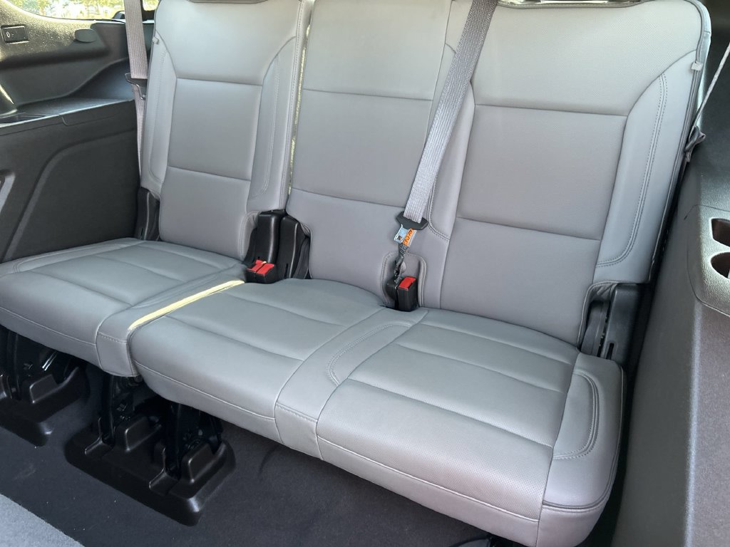 Used 2023 GMC Yukon SLT w/ SLT Luxury Package AWD/4WD image 35