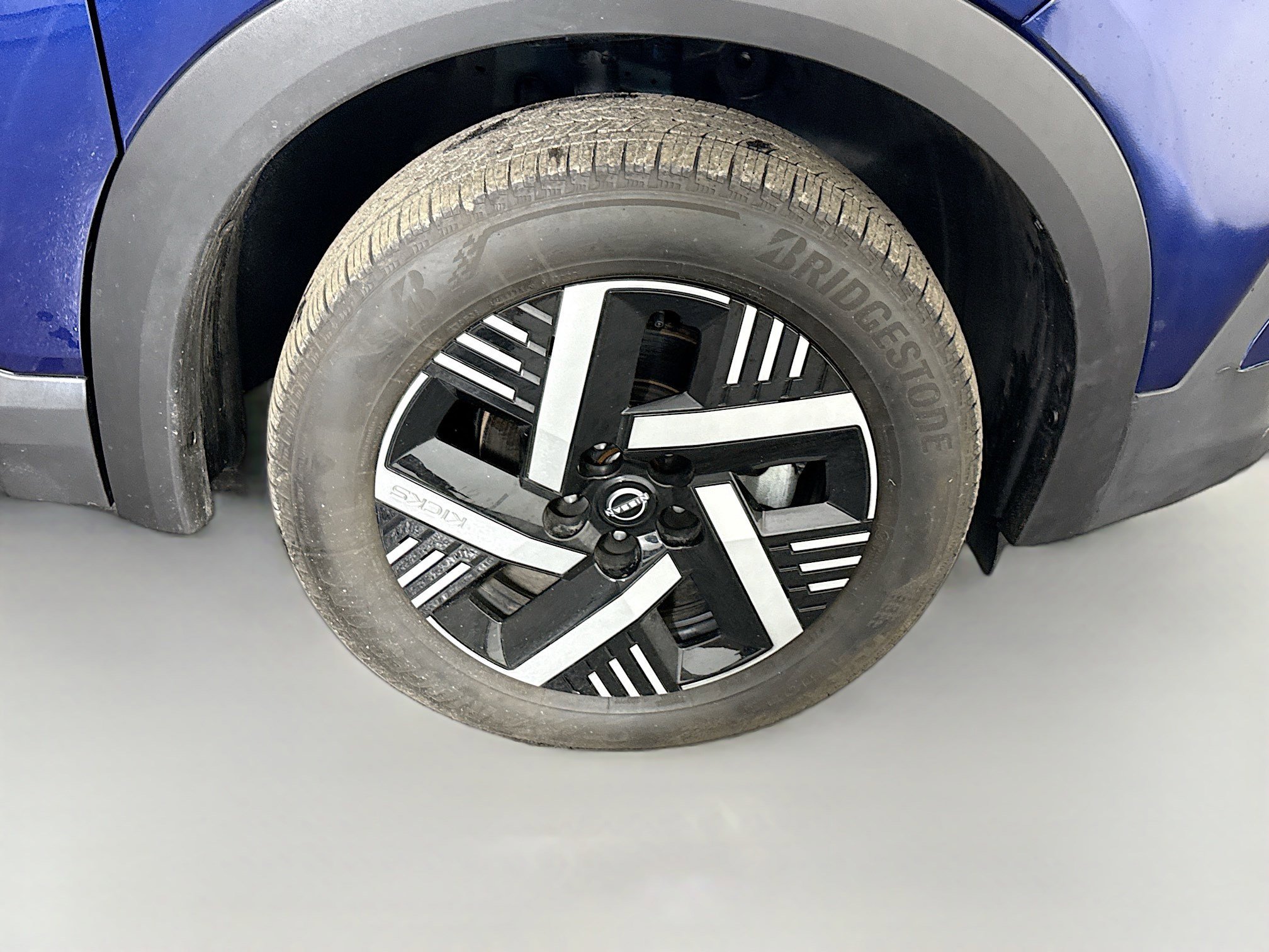 Used 2025 Nissan Kicks SV image 32