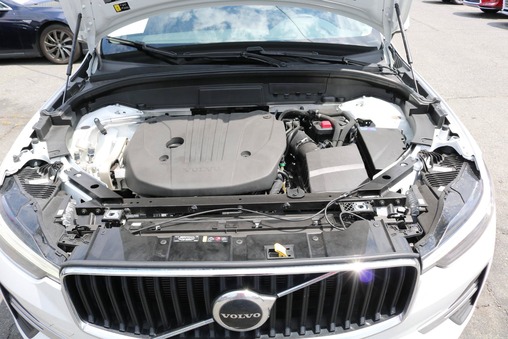 Used 2022 Volvo XC60 B5 Momentum AWD/4WD image 45