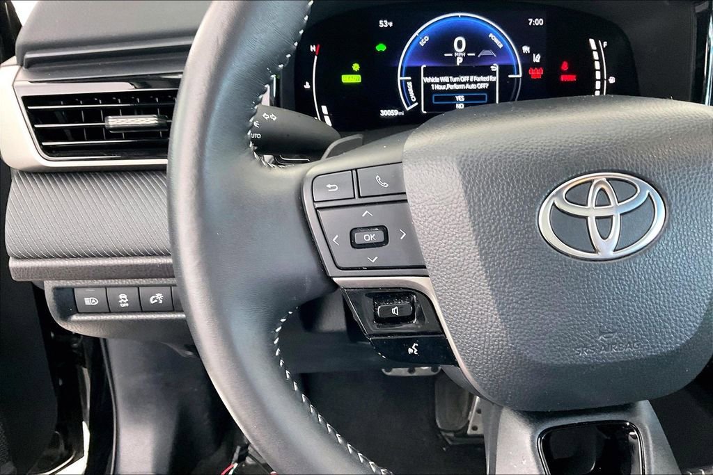 Used 2025 Toyota Camry SE image 27