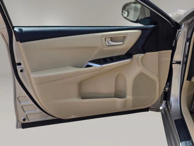 Used 2016 Toyota Camry LE FWD image 10