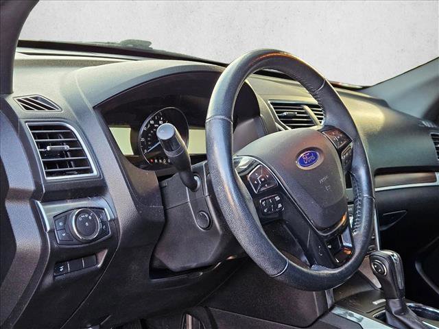 Used 2018 Ford Explorer Limited w/ Equipment Group 301A image 9