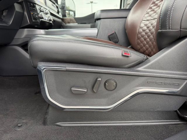 Used 2024 Ford F250 Lariat w/ Lariat Ultimate Package AWD/4WD image 9