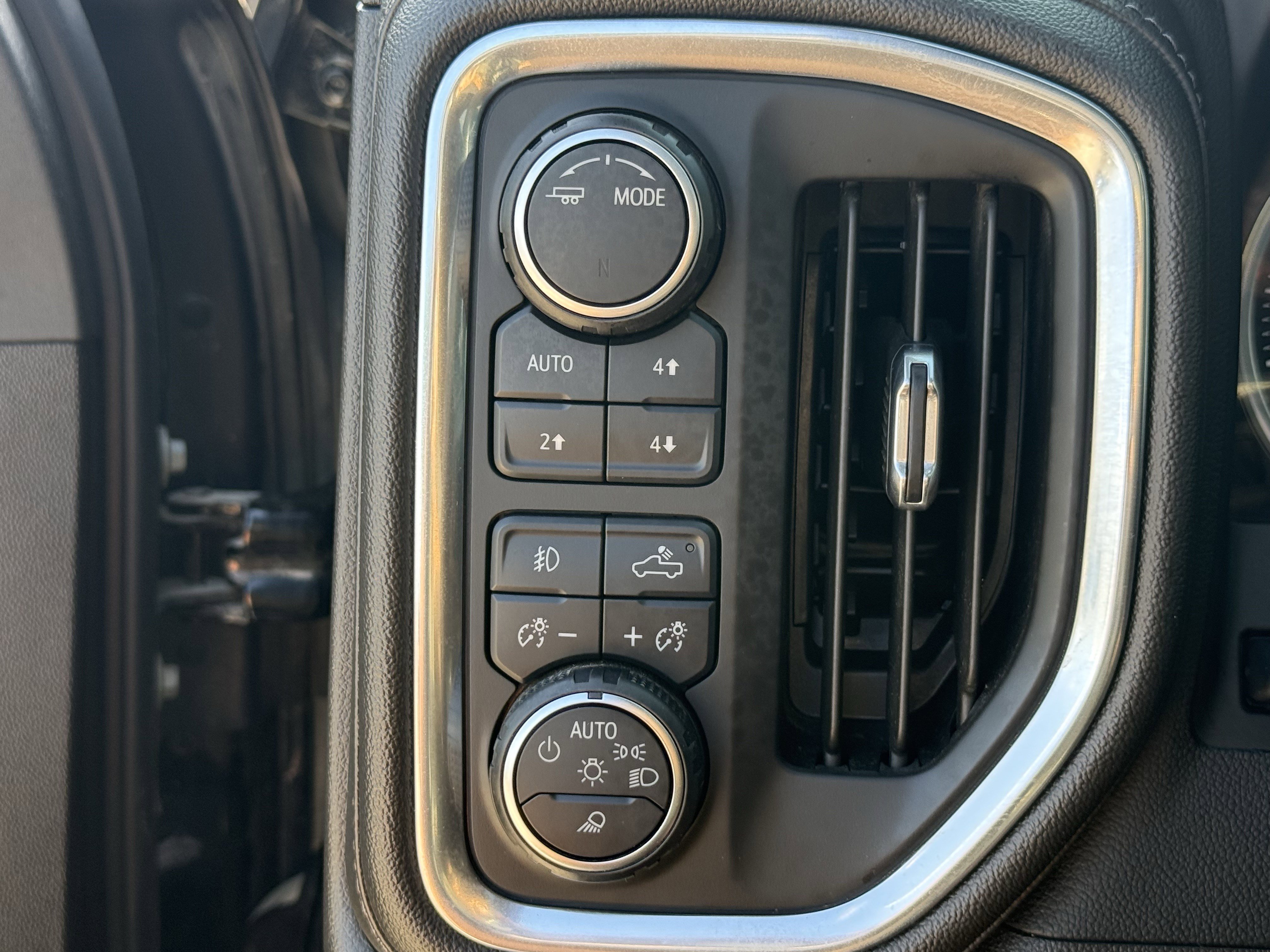 Used 2022 Chevrolet Silverado 2500 LTZ w/ LTZ Texas Edition image 24