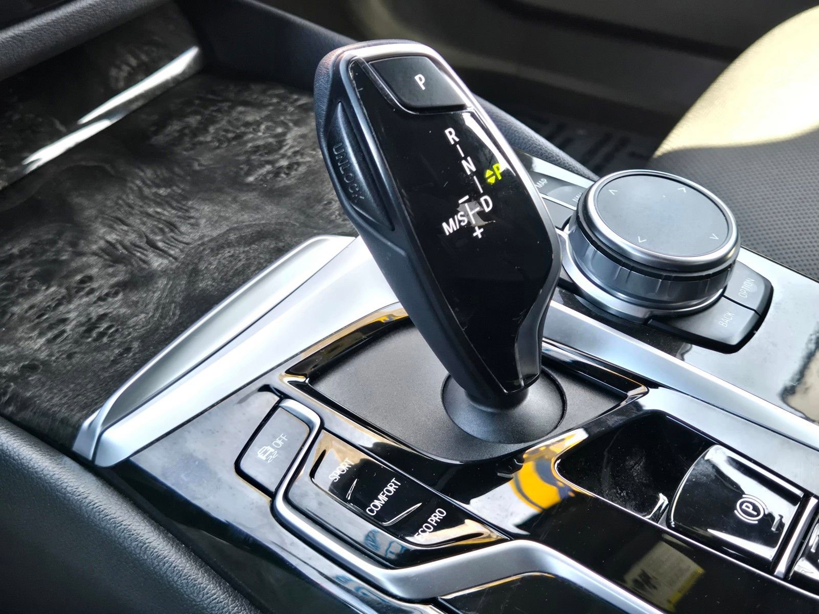 Used 2023 BMW 530i w/ Premium Package image 21