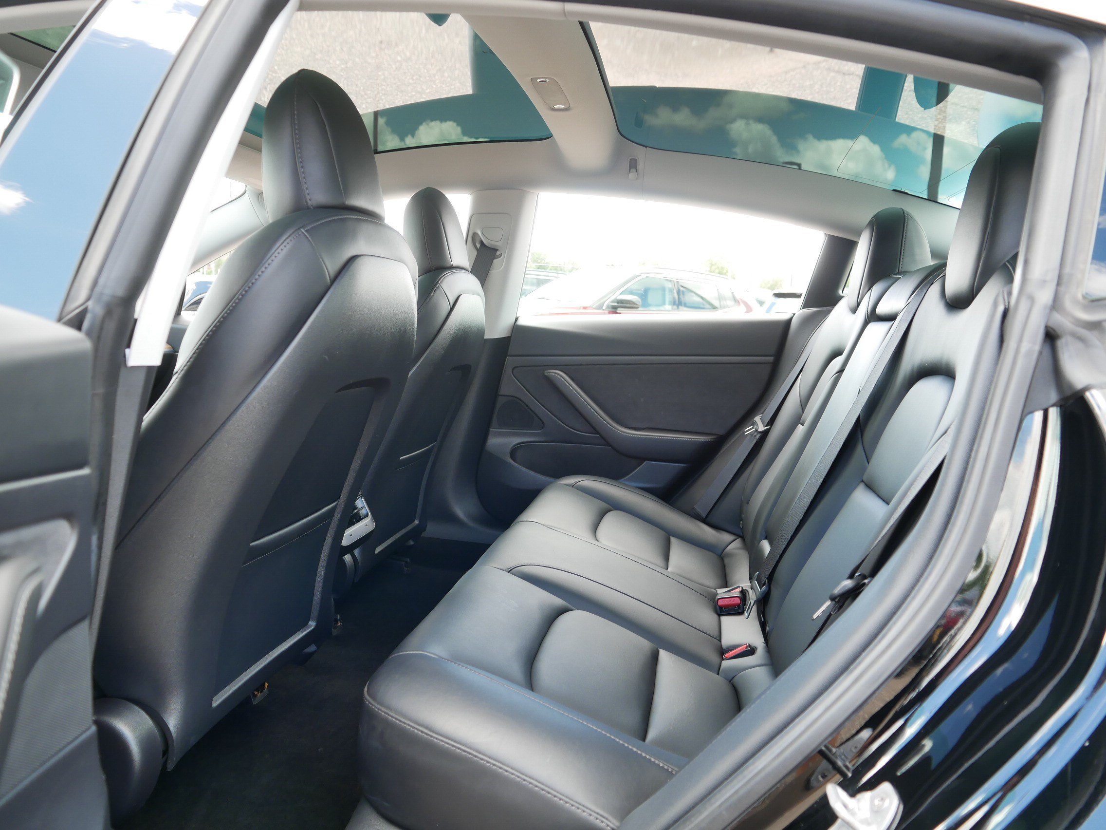 Used 2020 Tesla Model 3 Standard Range RWD image 35