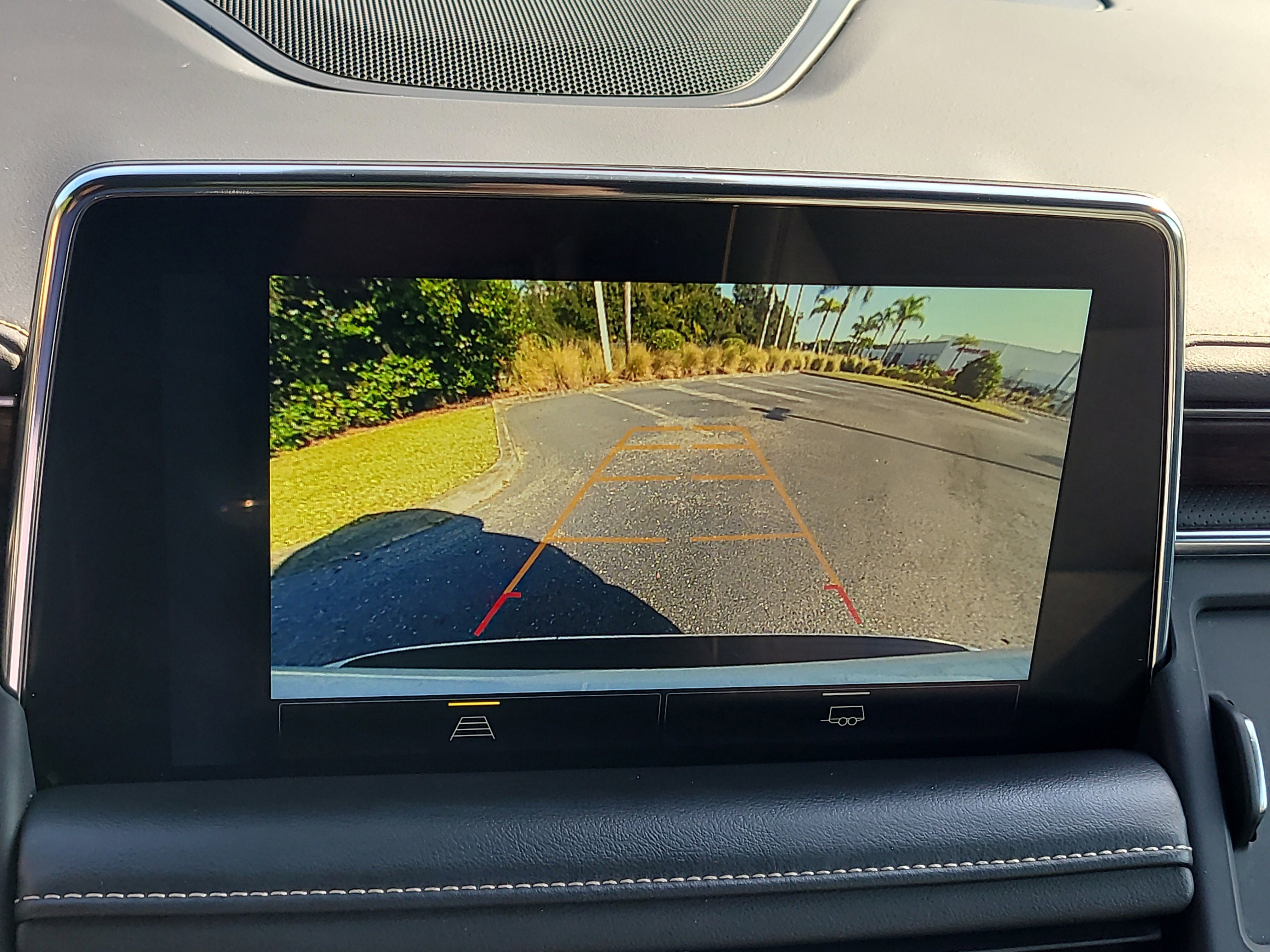 Used 2023 Chevrolet Suburban Premier image 27