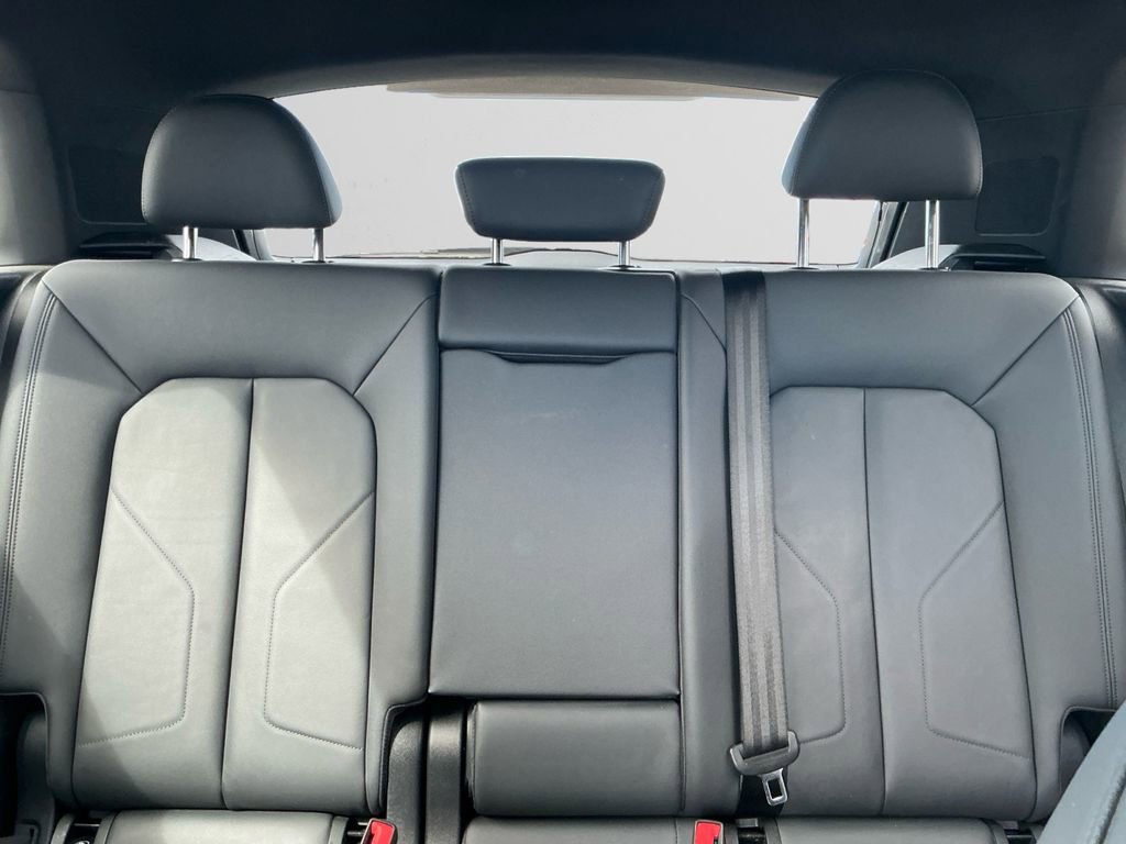 Used 2025 Audi Q3 2.0T Premium image 13