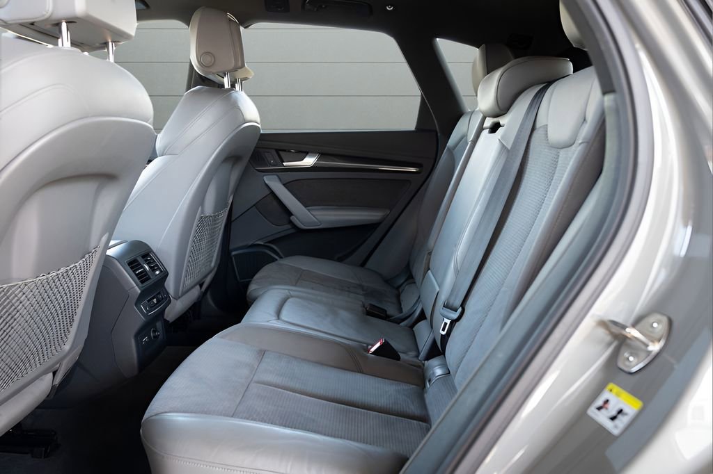 Used 2020 Audi SQ5 Premium Plus w/ Premium Plus Package image 60